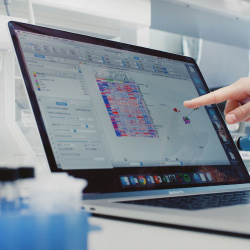 finger-points-on-data-visualization